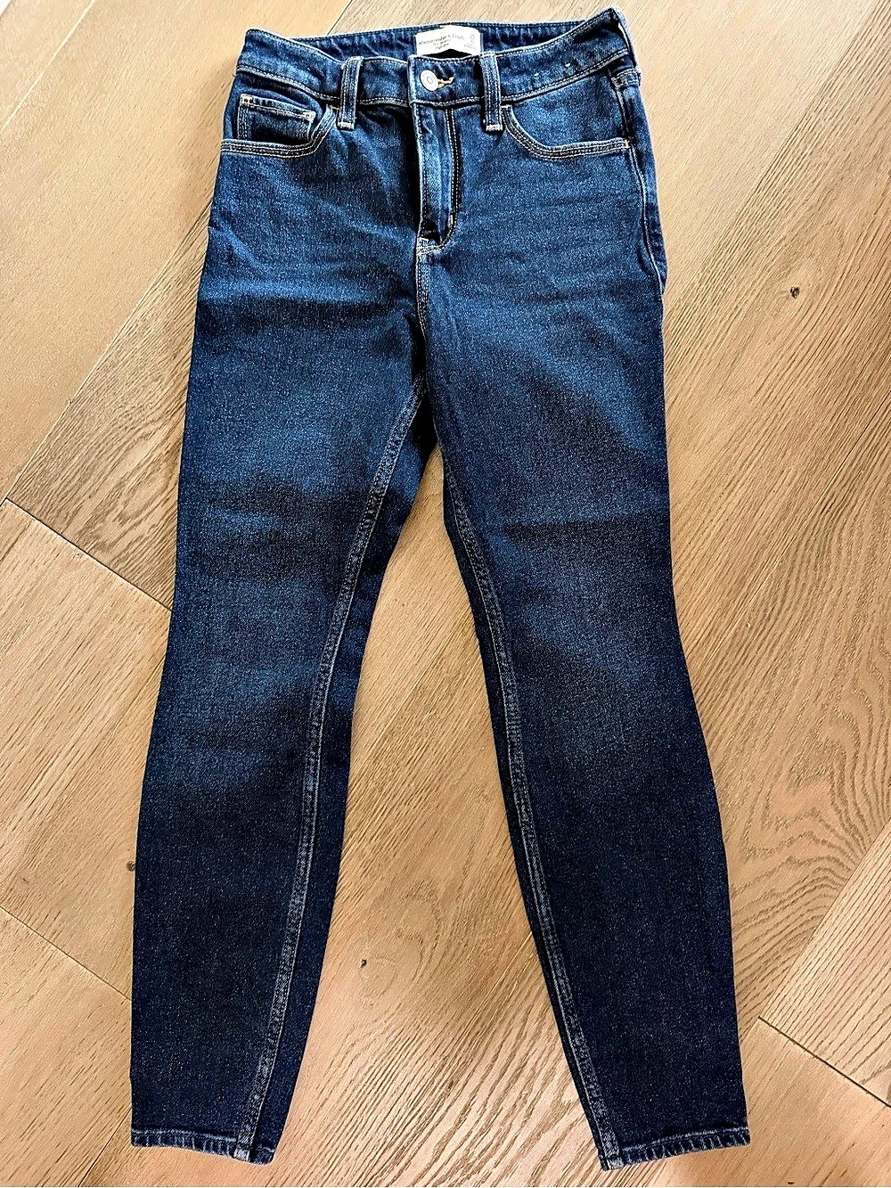 Abercrombie & Fitch The Skinny High Rise Skinny Jeans in Blue Waist 25